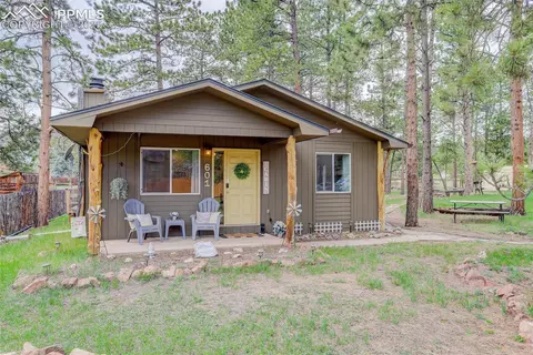 601 Dallas Aly, Woodland Park, CO 80863