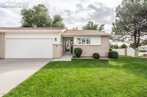 207 Bridle Trl #A, Pueblo, CO 81005