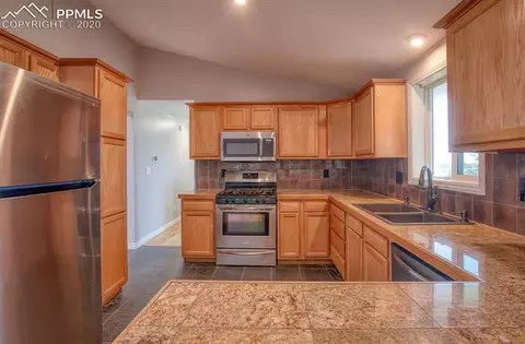 10950 Squawbush Loop, Peyton, CO 80831 photo 8