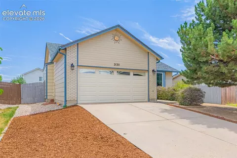 2135 Bent Tree Ln, Fountain, CO 80817