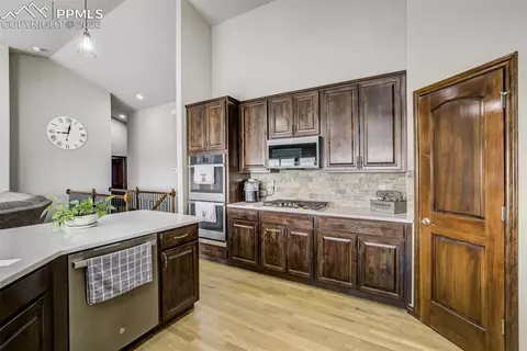Kitchen - 12095 Silver Concho Trl, Elbert, CO 80106 photo 4 of 5