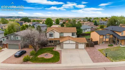 7325 Sue Ln, Colorado Springs, CO 80925