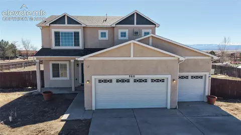 980 W El Nido Dr, Pueblo, CO 81007