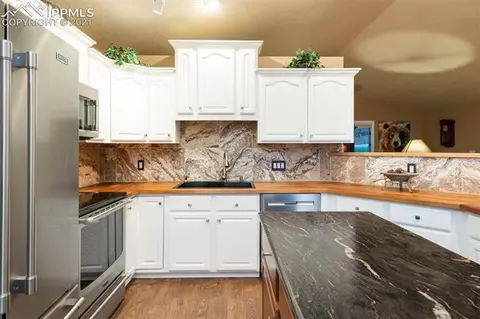 7633 Gartner Rd, Evergreen, CO 80439 photo 8