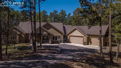 3255 Pinehurst Cir, Colorado Springs, CO 80908
