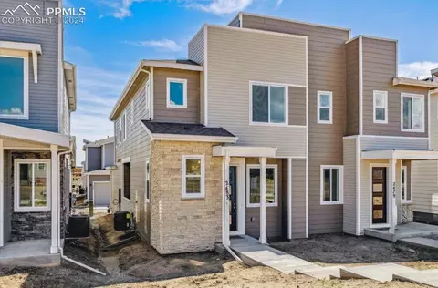 2483 Hannah Ridge Dr, Colorado Springs, CO 80915