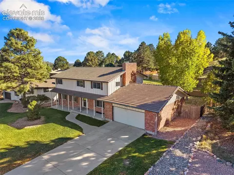 135 Fox Hill Ln, Colorado Springs, CO 80919