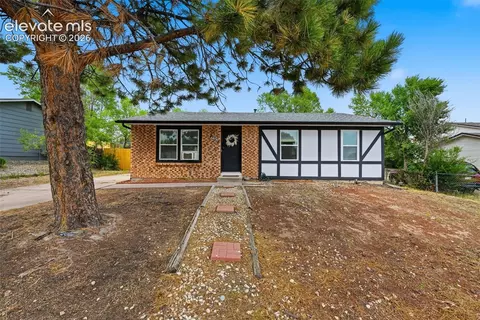 6830 Chippewa Rd, Colorado Springs, CO 80915