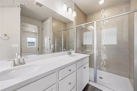 Bath - 15637 Native Willow Dr, Monument, CO 80132 photo 2 of 4