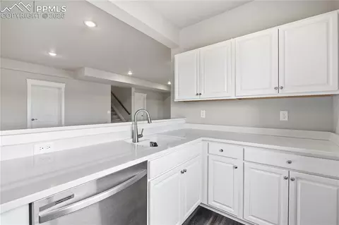 Kitchen - 15637 Native Willow Dr, Monument, CO 80132 photo 4 of 4