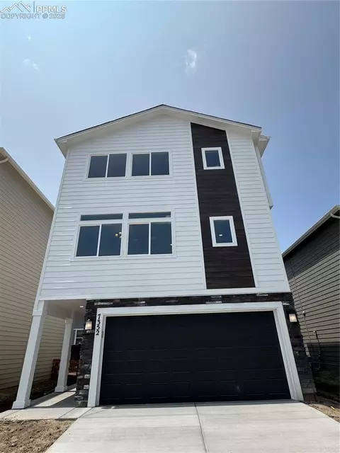 7352 Cornice Pt, Colorado Springs, CO 80923