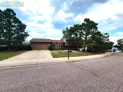 6205 Powder Puff Dr, Colorado Springs, CO 80918