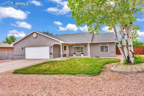 243 S Golfwood Dr, Pueblo, CO 81007