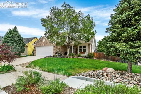 8005 Potomac Dr, Colorado Springs, CO 80920