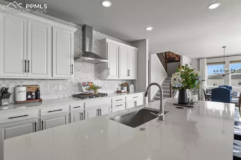 Kitchen - 15706 Native Willow Dr, Monument, CO 80132 photo 5 of 6