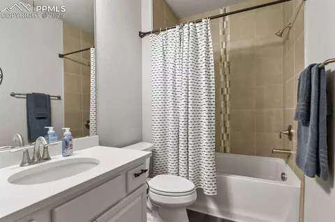 Bath - 15706 Native Willow Dr, Monument, CO 80132 photo 5 of 5