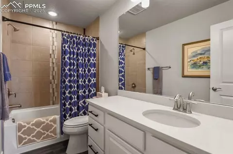 Bath - 15706 Native Willow Dr, Monument, CO 80132 photo 3 of 5