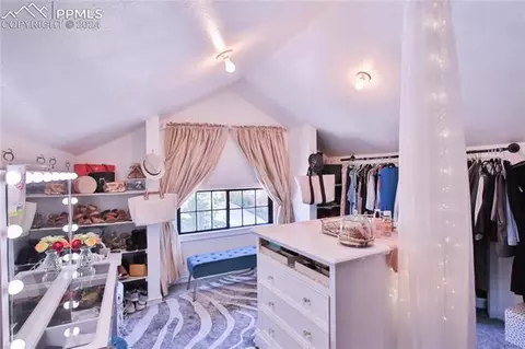 10 Dudley Rd, Manitou Springs, CO 80829