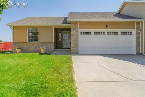 20 Nona Brooks Ct #P, Pueblo, CO 81005