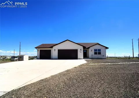1392 N Moonbeam Dr, Pueblo, CO 81007