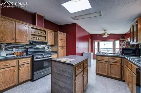 Kitchen - 17455 Max Rd, Peyton, CO 80831 photo 1 of 7