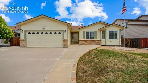 7447 Sun Prairie Dr, Colorado Springs, CO 80925