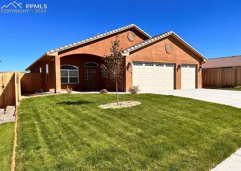 5129 Berrycrest Dr, Pueblo, CO 81005