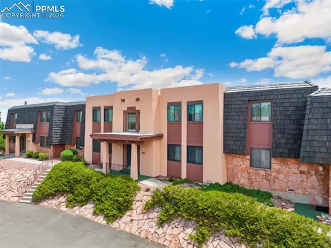 2927 Mesa Rd #C, Colorado Springs, CO 80904