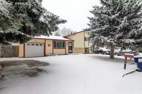 7216 River Bend Rd, Colorado Springs, CO 80911