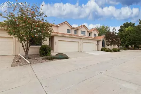 88 Luxury Ln, Colorado Springs, CO 80921
