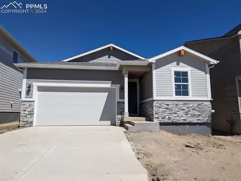 7952 Falling Rock Dr, Colorado Springs, CO 80925