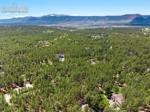 140 E Stirrup Trl, Monument, CO 80132 photo 2