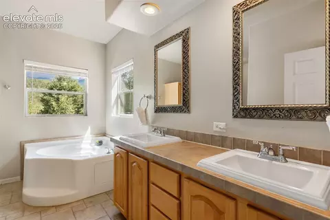 Bath - 117 Fluorite Ln, Divide, CO 80814 photo 2 of 6