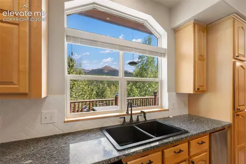 Kitchen - 117 Fluorite Ln, Divide, CO 80814 photo 2 of 2