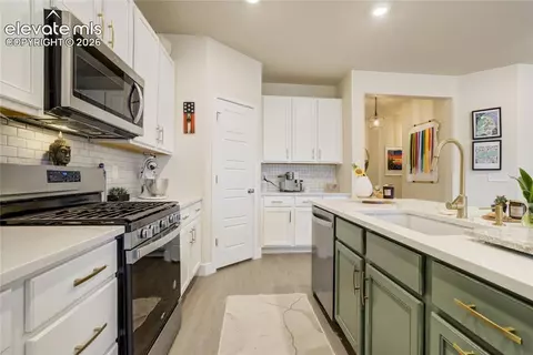 Kitchen - 12660 Enclave Scenic Dr, Peyton, CO 80831 photo 6 of 7
