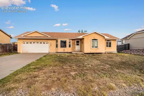 1042 S Honeysuckle Dr, Pueblo West, CO 81007