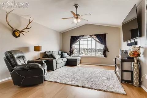 12978 Devils Thumb Pl, Peyton, CO 80831 photo 2
