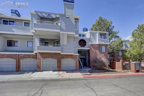1058 Acapulco Ct, Colorado Springs, CO 80910