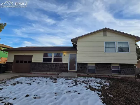 7321 Colonial Dr, Fountain, CO 80817