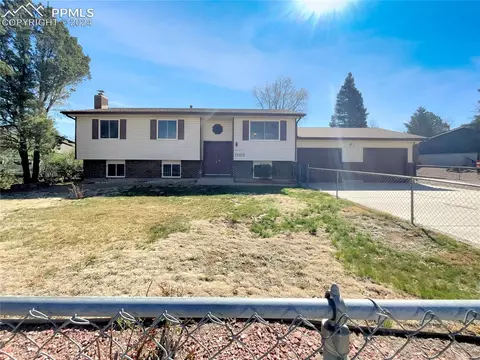 7025 Metropolitan St, Colorado Springs, CO 80911