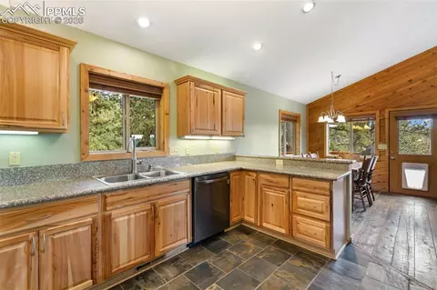 Kitchen - 164 Spring Valley Cir, Divide, CO 80814 photo 2 of 3