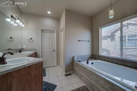 10429 Cedar Breaks Dr, Peyton, CO 80831 photo 5