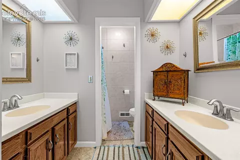 Bath - 11966 E Maple Ave, Aurora, CO 80012 photo 3 of 5