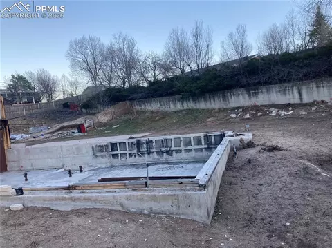1099 Kachina Dr, Colorado Springs, CO 80915