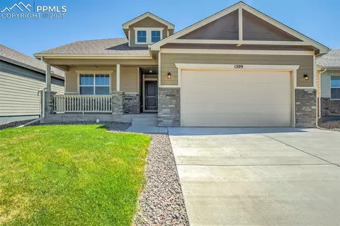 1209 Bison Way, Wiggins, CO 80654 photo 1