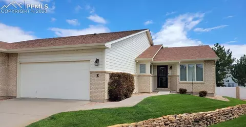 207 Bridle Trl #E, Pueblo, CO 81005