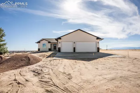 772 E Chelsea Dr, Pueblo West, CO 81007