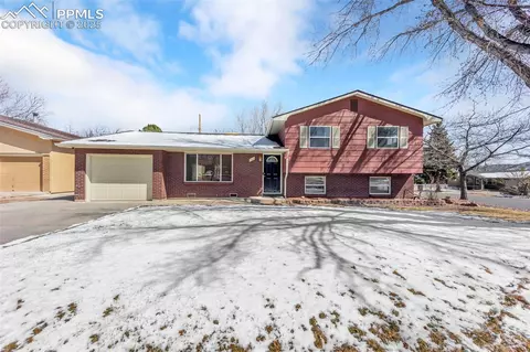 702 Dunston St, Colorado Springs, CO 80907