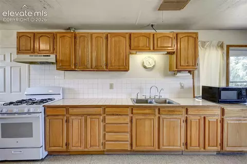 Kitchen - 4125 Log Rd, Peyton, CO 80831 photo 2 of 2
