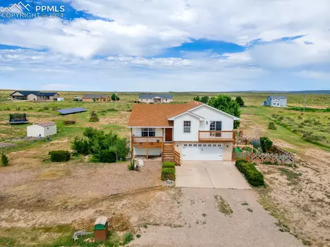 1822 N Rough Rock Ln, Pueblo, CO 81007